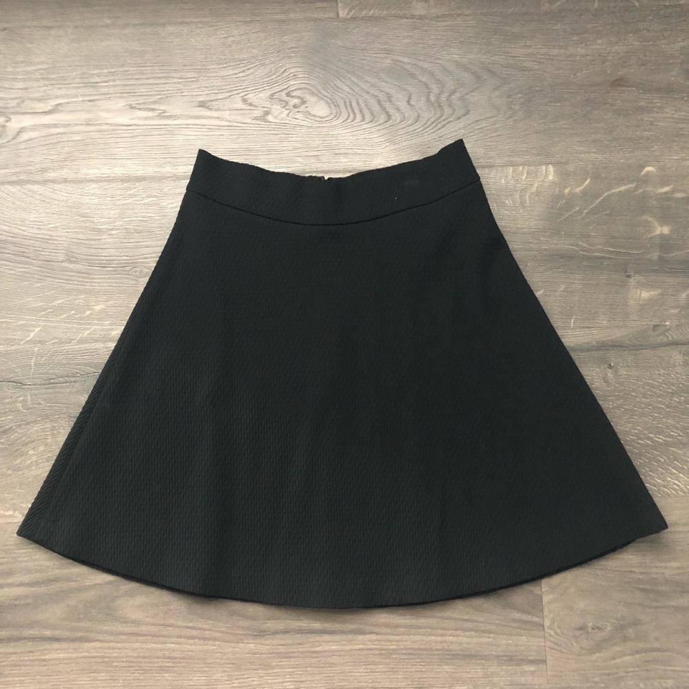 Ann Taylor black textured skirt 0 petite